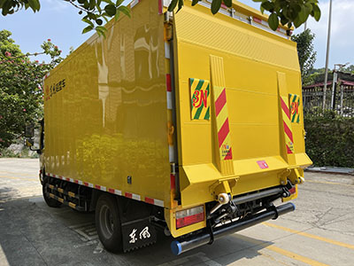 貨車尾板升降結(jié)構(gòu)，提高運(yùn)輸效率的利器